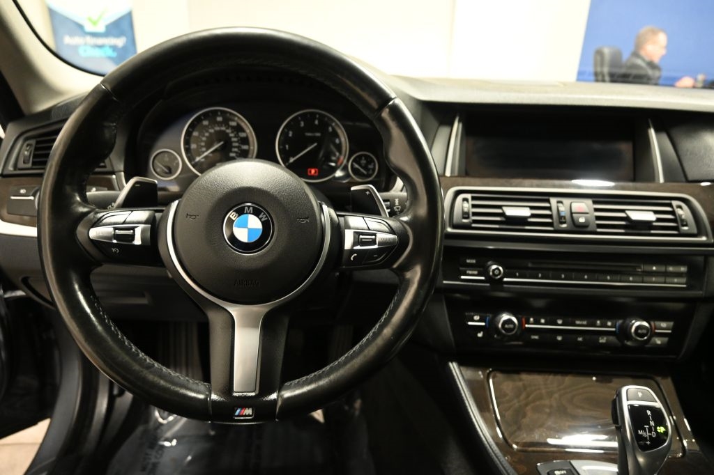 BMW 5-Series  2016