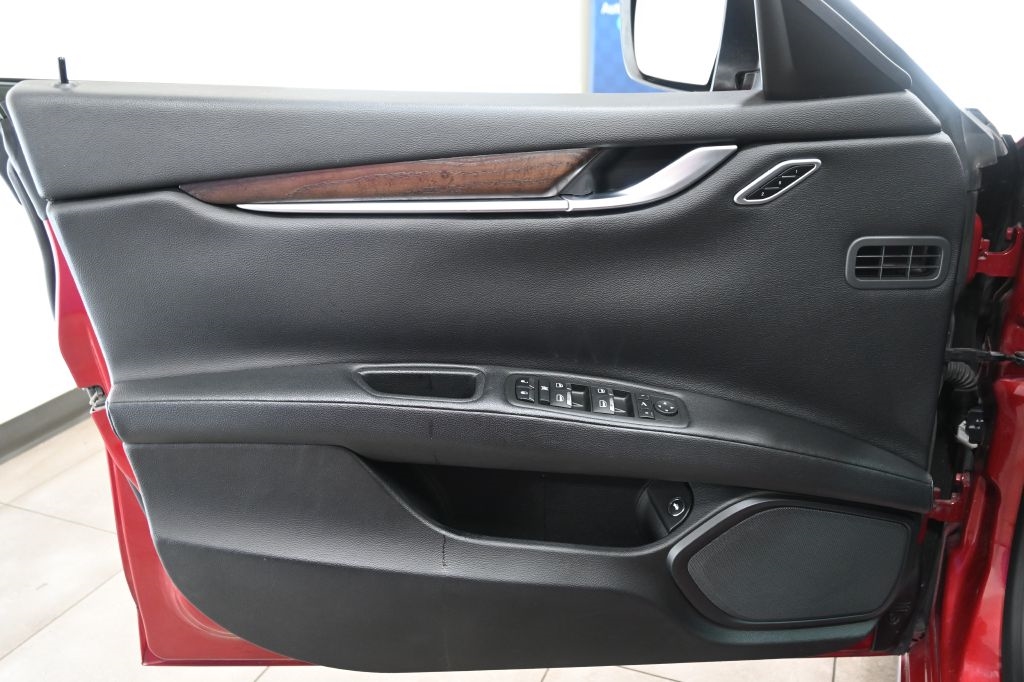 Maserati Ghibli  2015