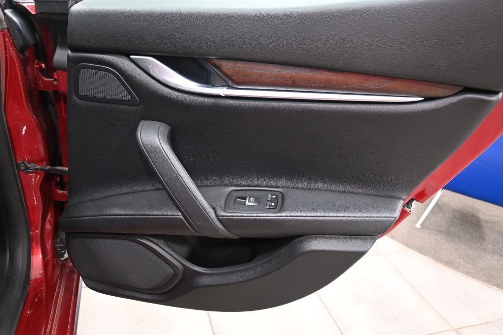 Maserati Ghibli  2015