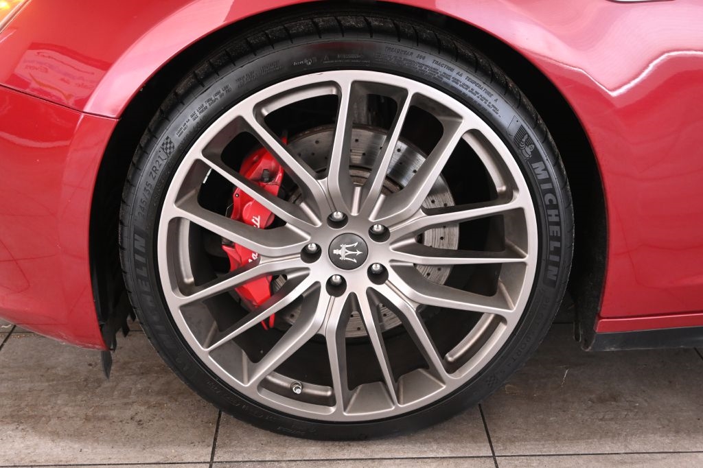 Maserati Ghibli  2015