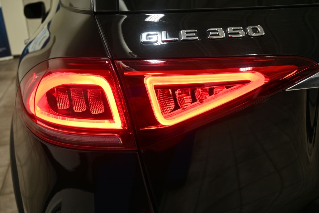 Mercedes-Benz GLE-Class  2021