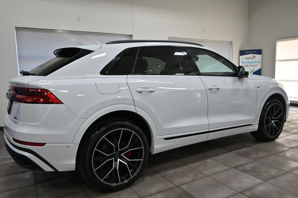 Audi Q8  2020