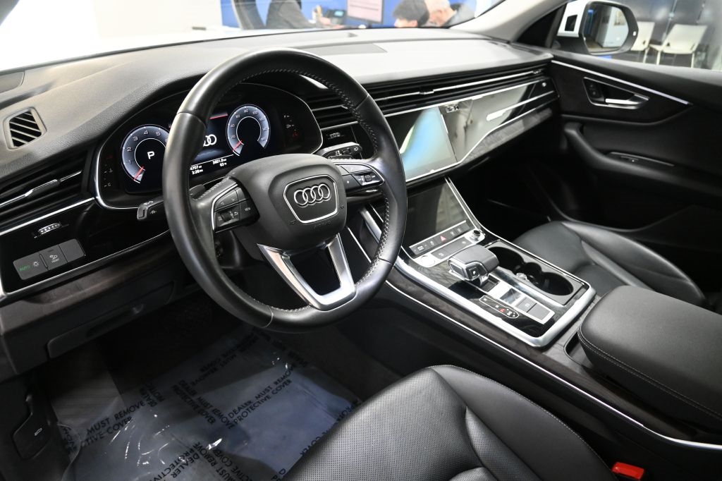 Audi Q8  2020