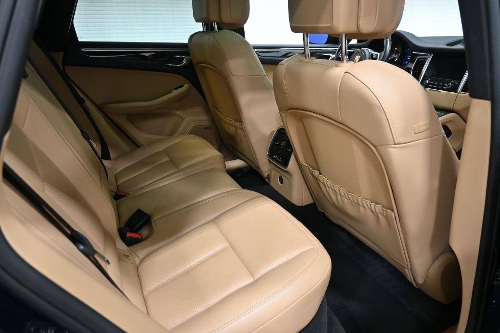 Porsche Macan  2018