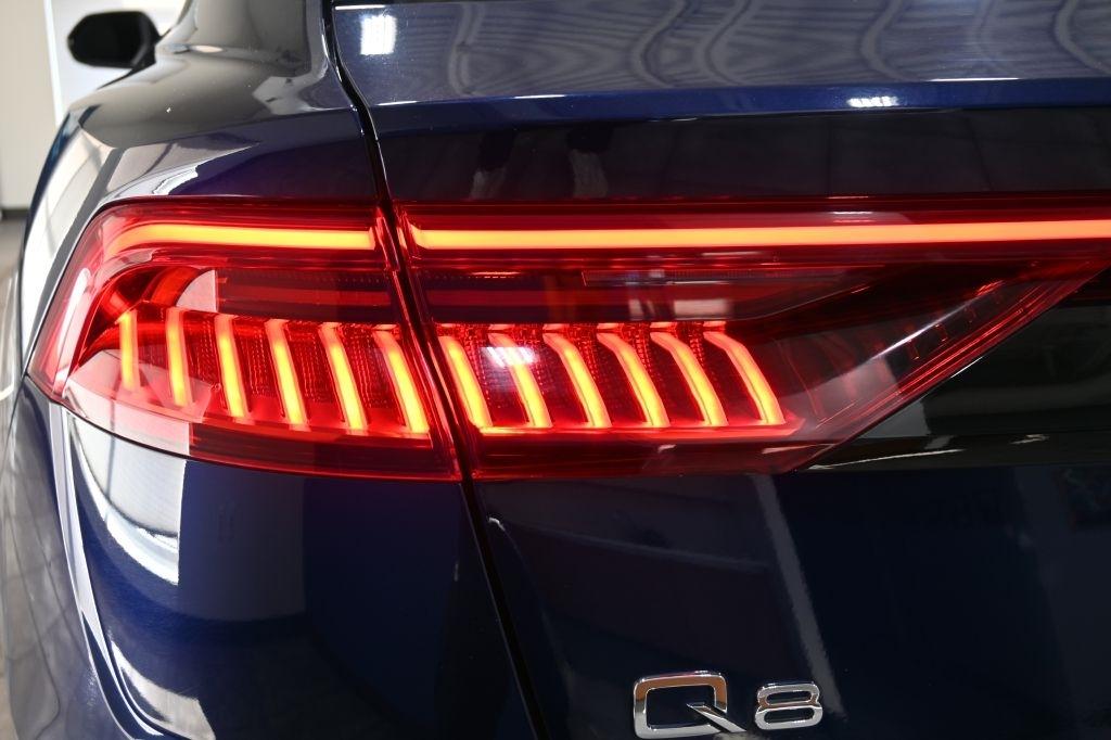 Audi Q8  2021