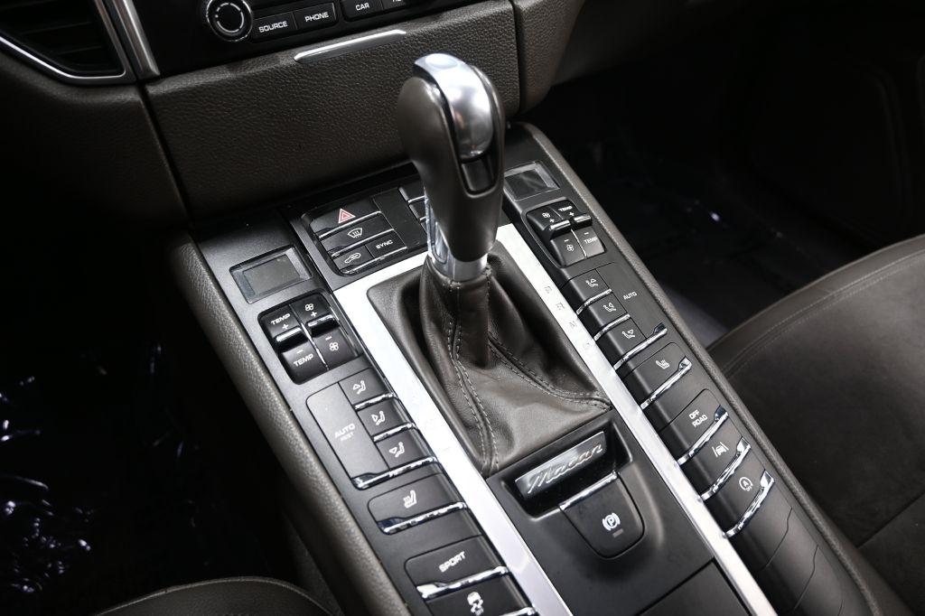 Porsche Macan  2018