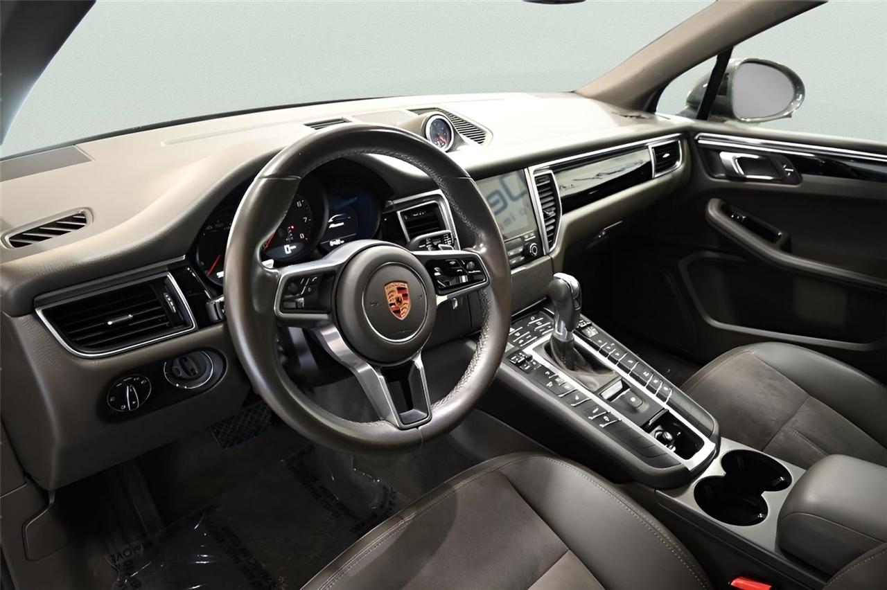 Porsche Macan  2018