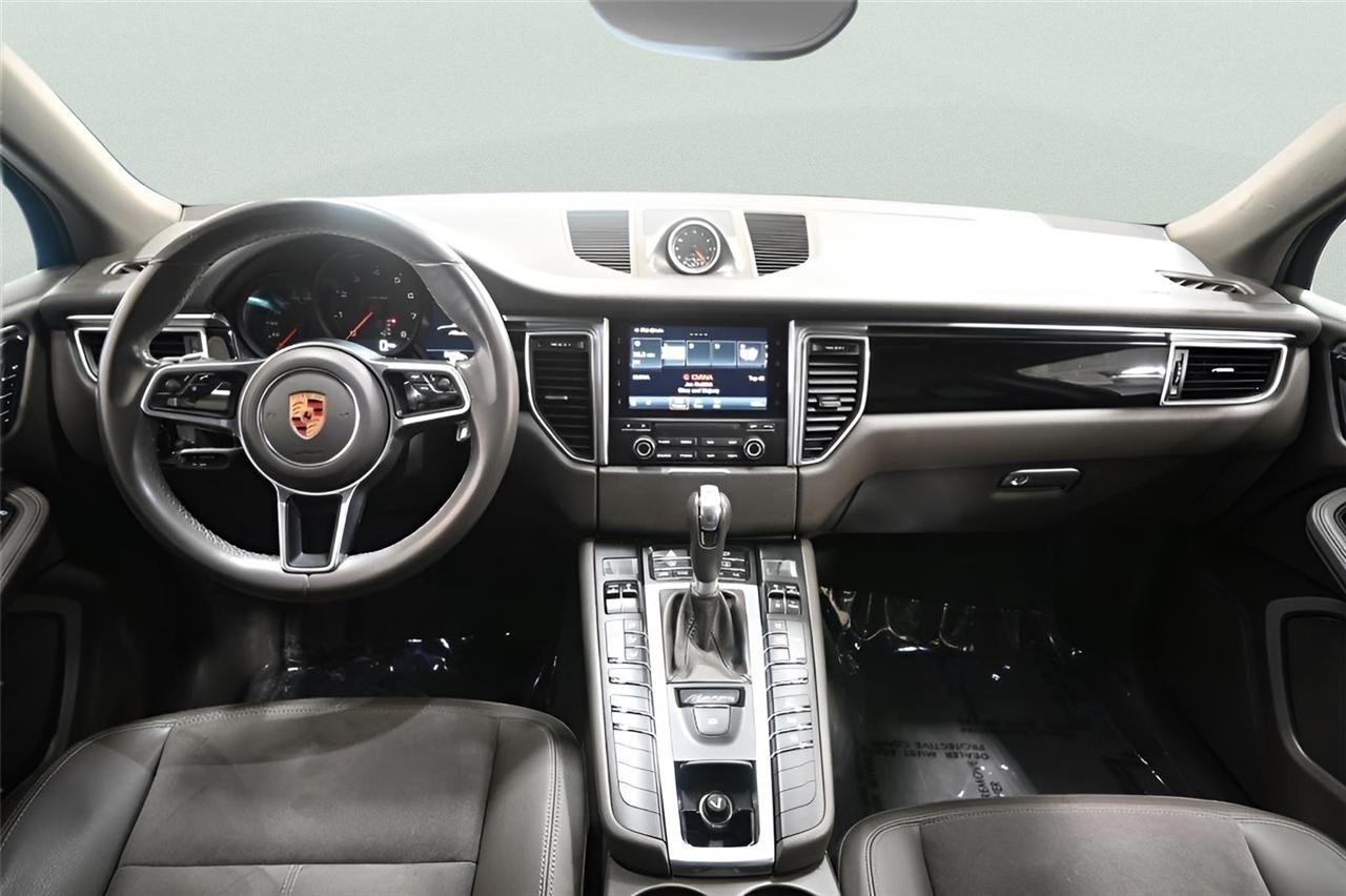 Porsche Macan  2018