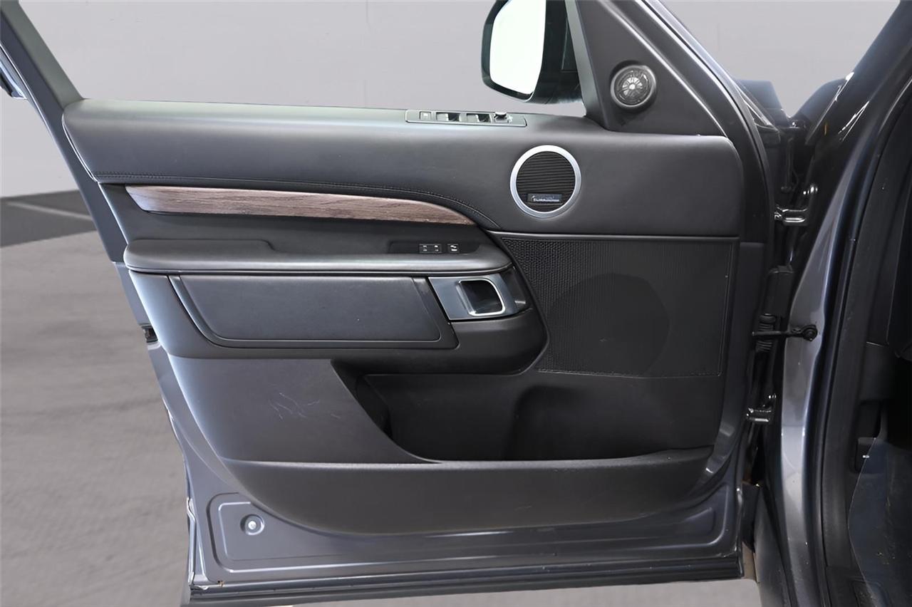 Land Rover Discovery  2018