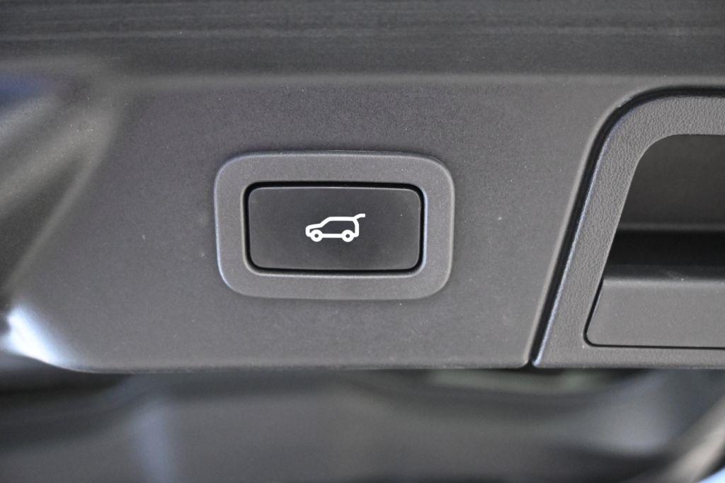 Land Rover Range Rover Velar  2018