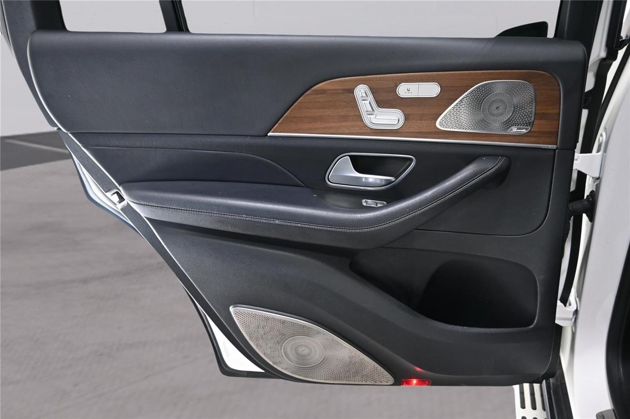 Mercedes-Benz GLS-Class  2021