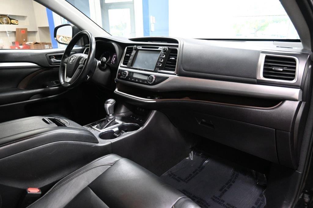 Toyota Highlander XLE AWD V6 2018