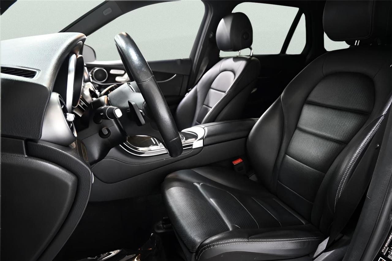 Mercedes-Benz GLC-Class  2020