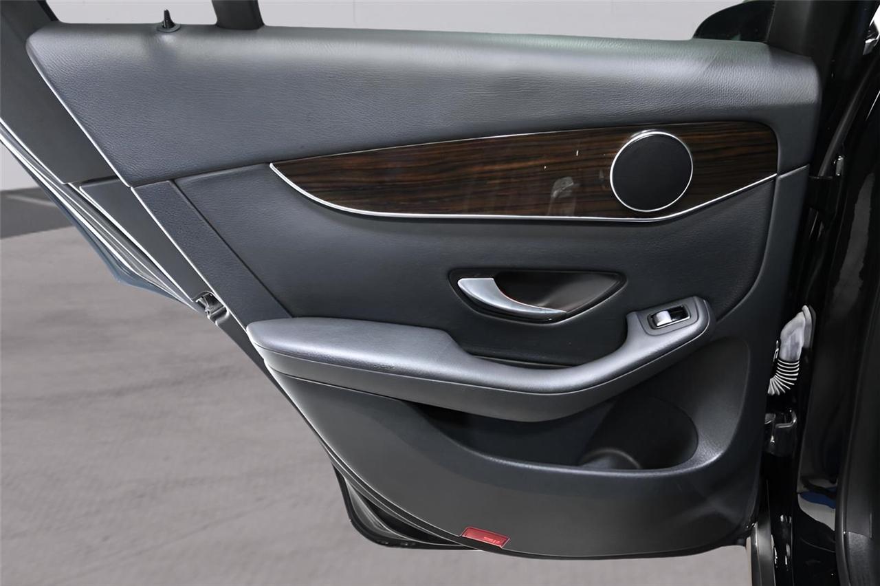 Mercedes-Benz GLC-Class  2020