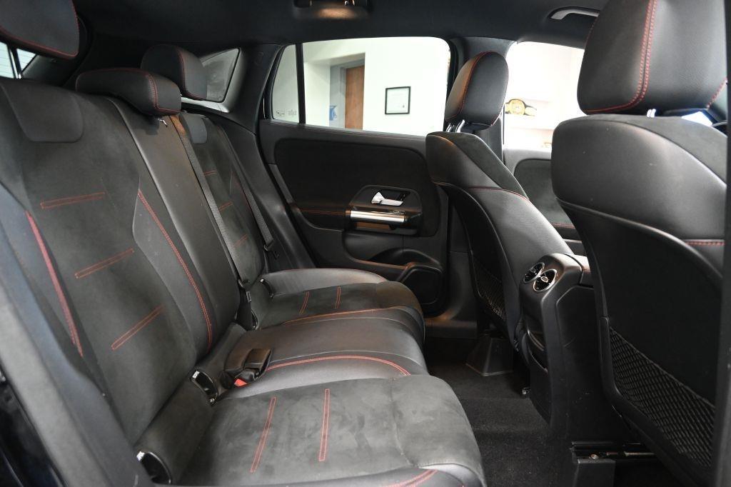 Mercedes-Benz GLA-Class  2022