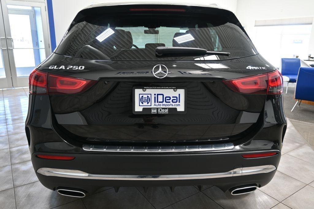 Mercedes-Benz GLA-Class  2022