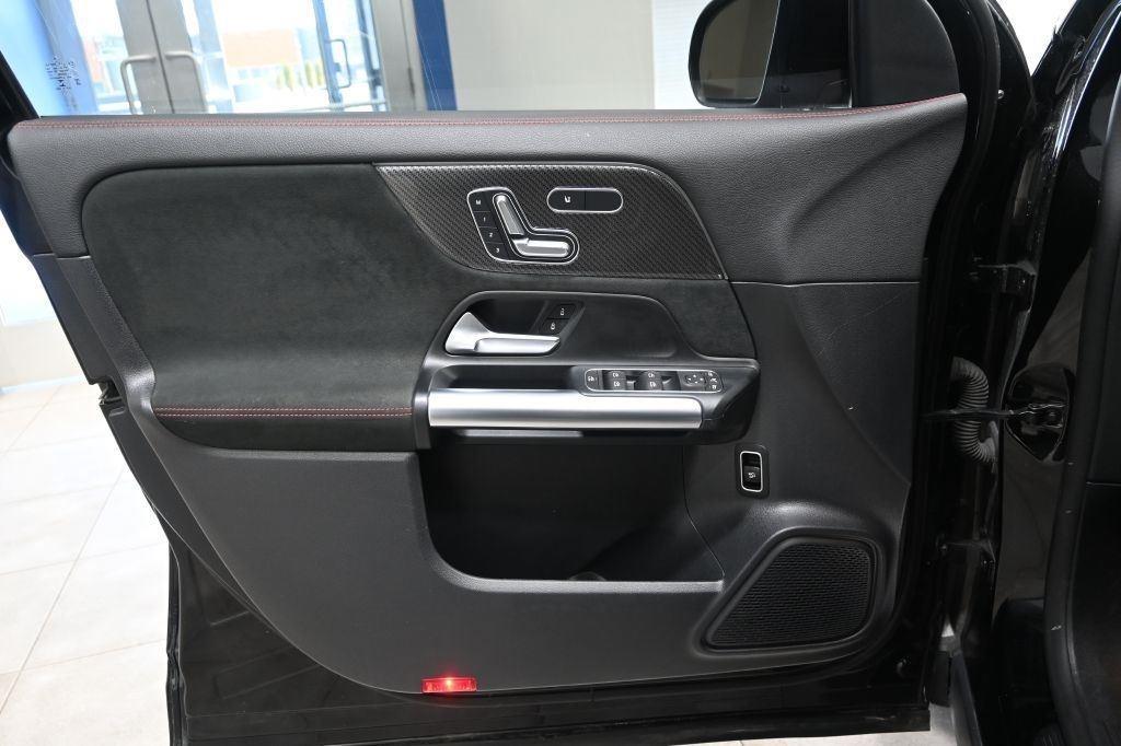 Mercedes-Benz GLA-Class  2022