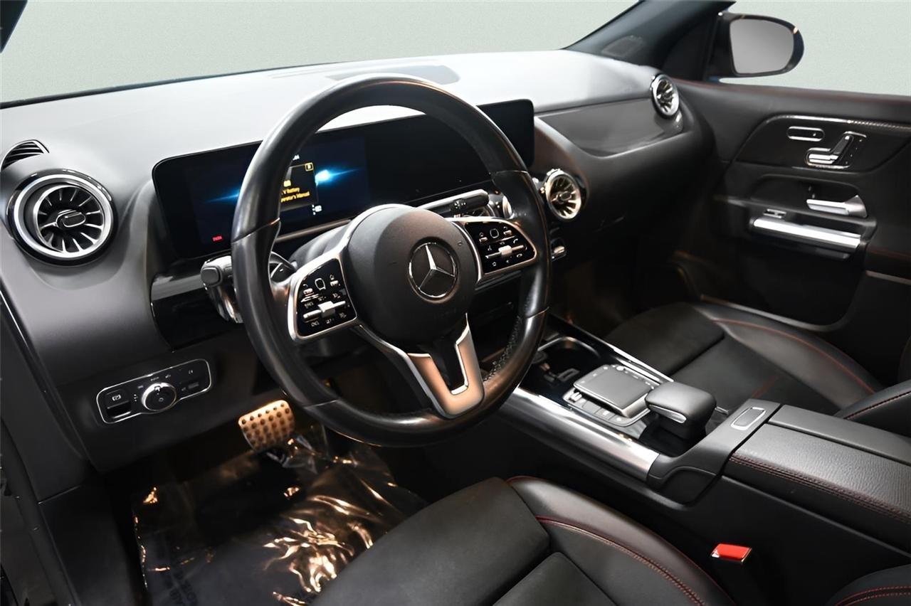 Mercedes-Benz GLA-Class  2022
