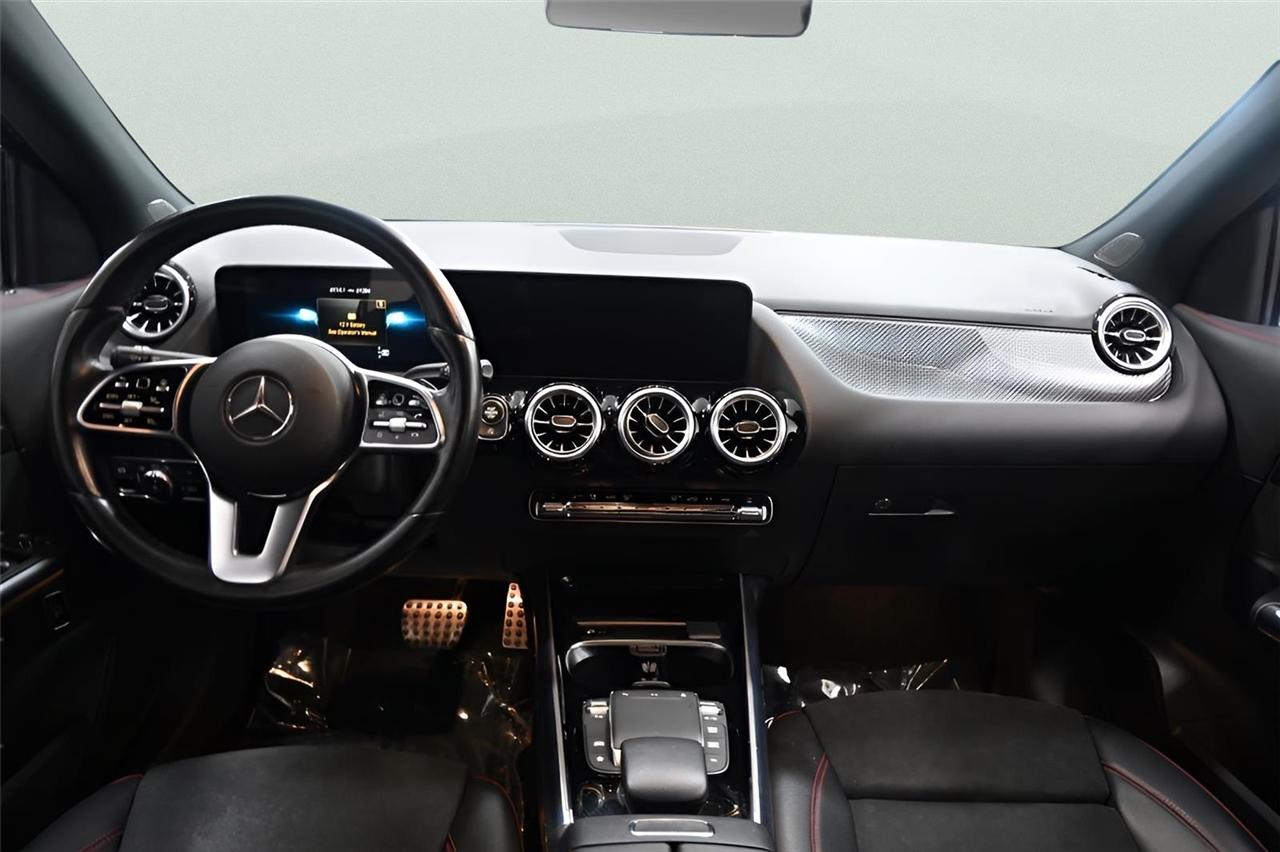 Mercedes-Benz GLA-Class  2022