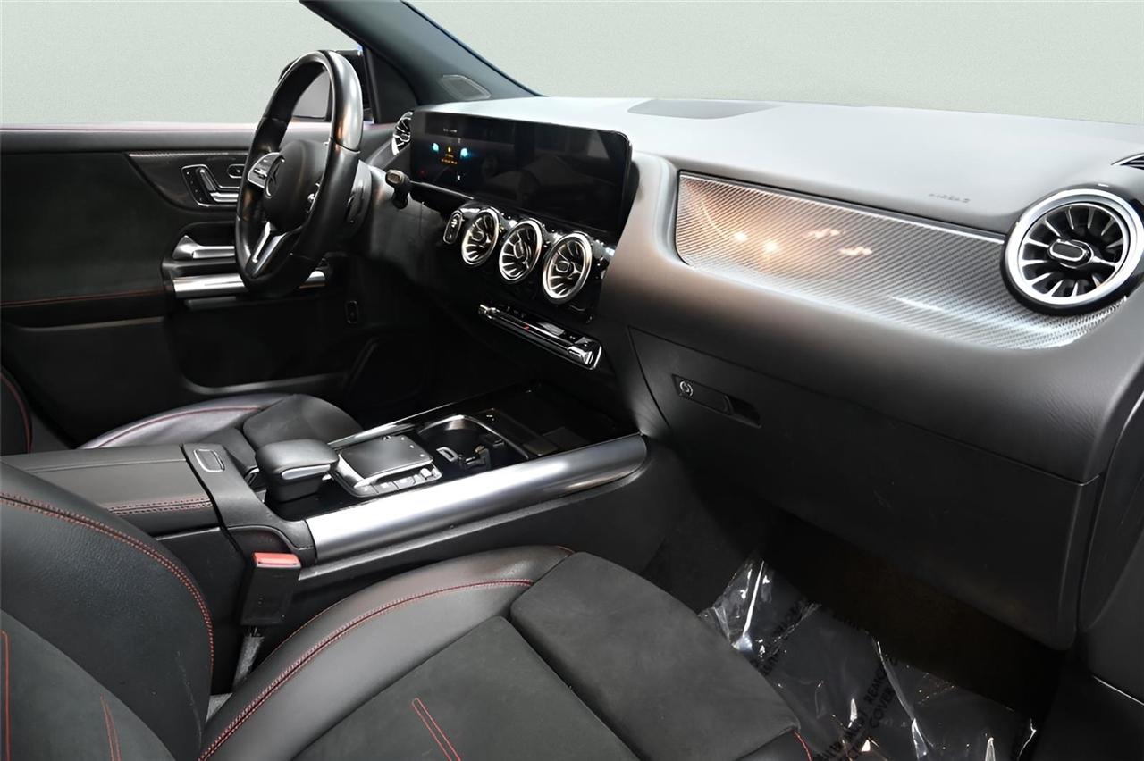 Mercedes-Benz GLA-Class  2022