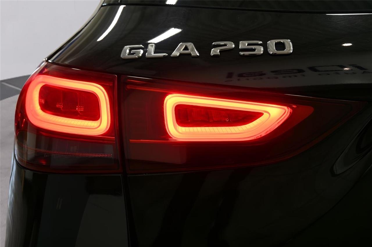 Mercedes-Benz GLA-Class  2022