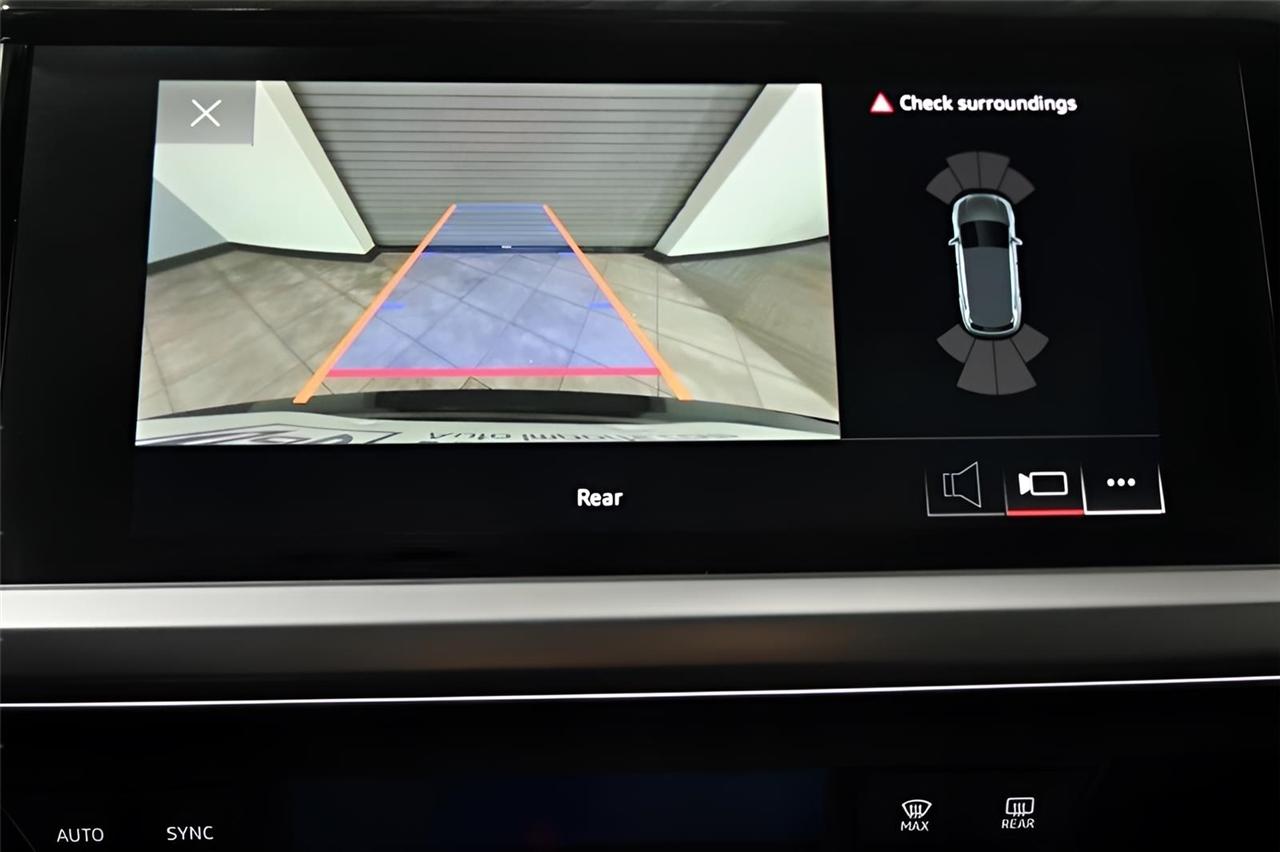 Audi Q4 e-tron  2022