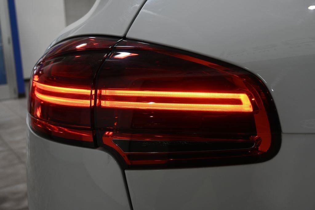 Porsche Cayenne  2018