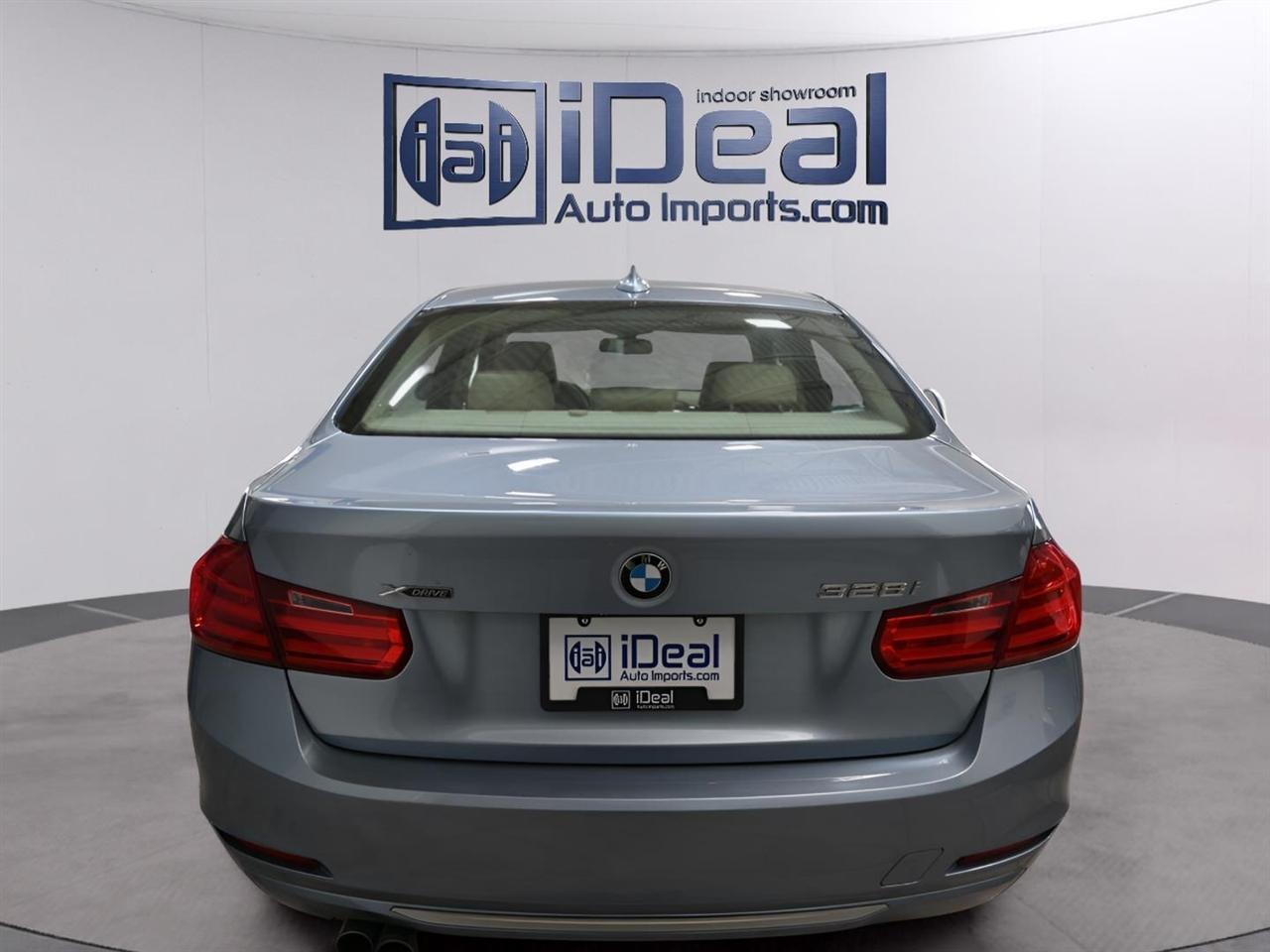 BMW 3-Series  2013