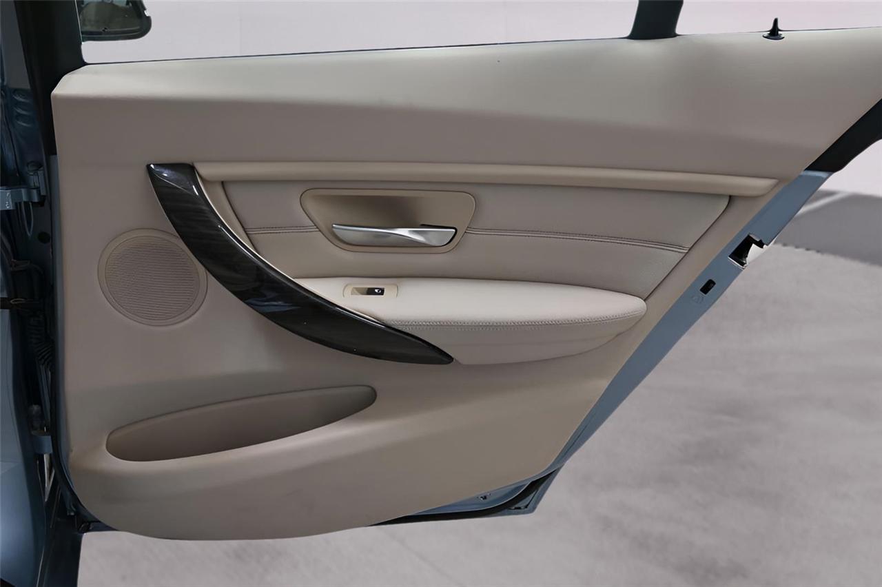 BMW 3-Series  2013
