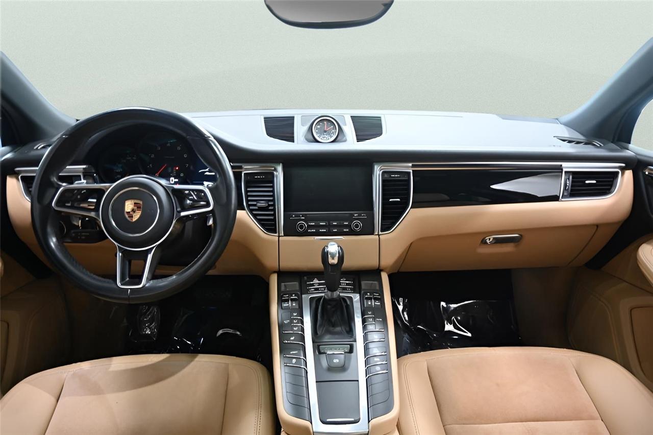 Porsche Macan  2018