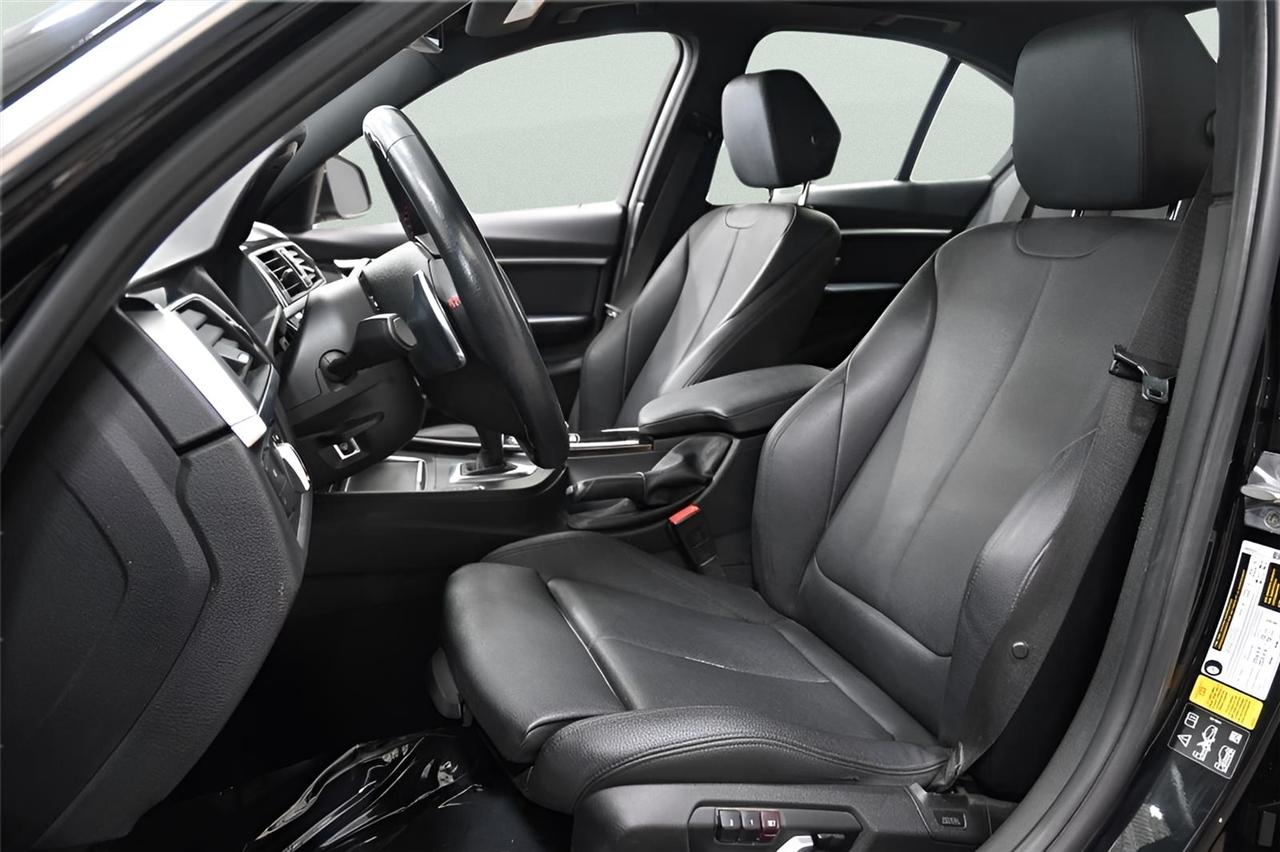 BMW 3-Series 330xi 4D Sedan 2018