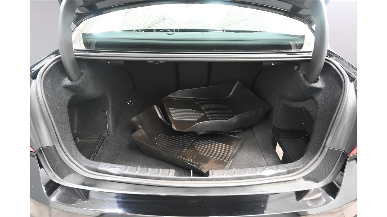 BMW 3-Series 330xi 4D Sedan 2018