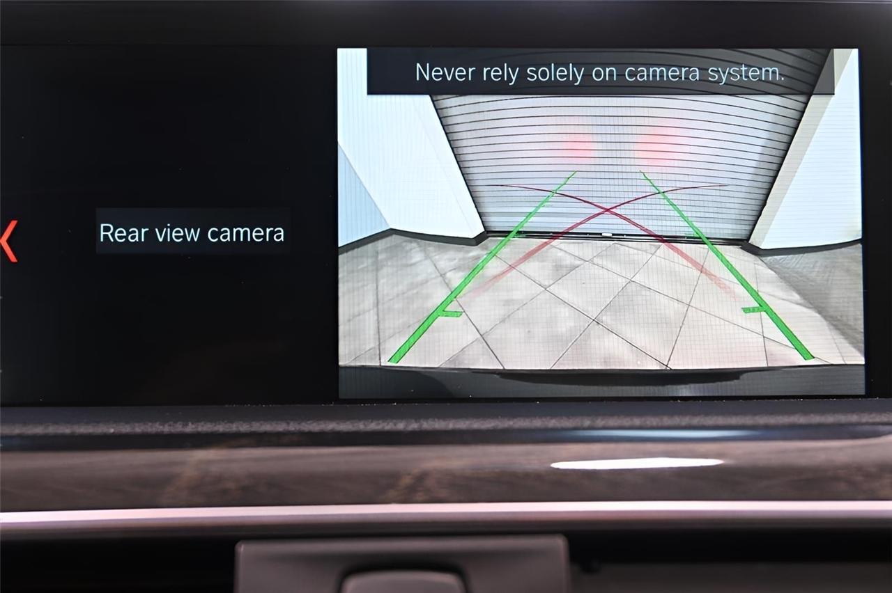 BMW 3-Series 330xi 4D Sedan 2018