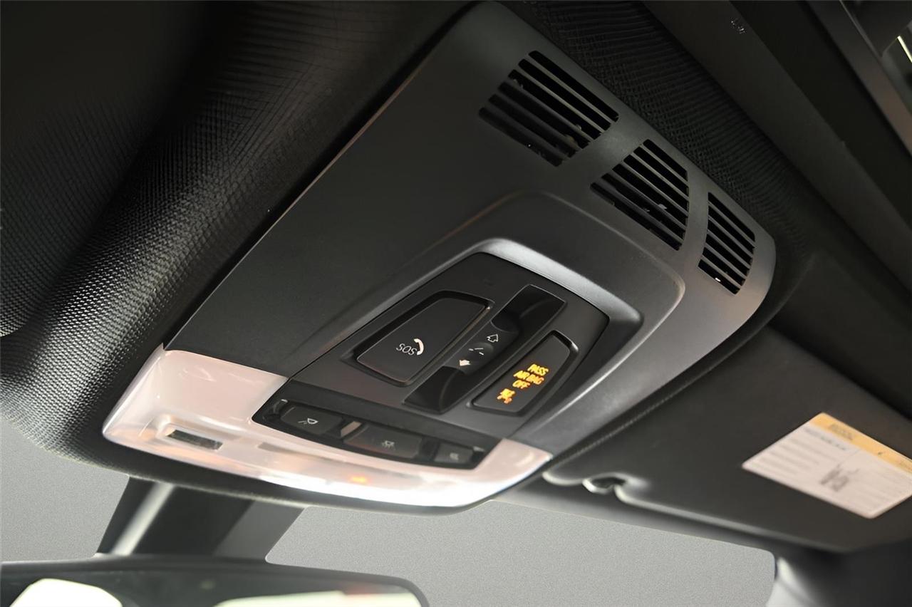 BMW 3-Series 330xi 4D Sedan 2018