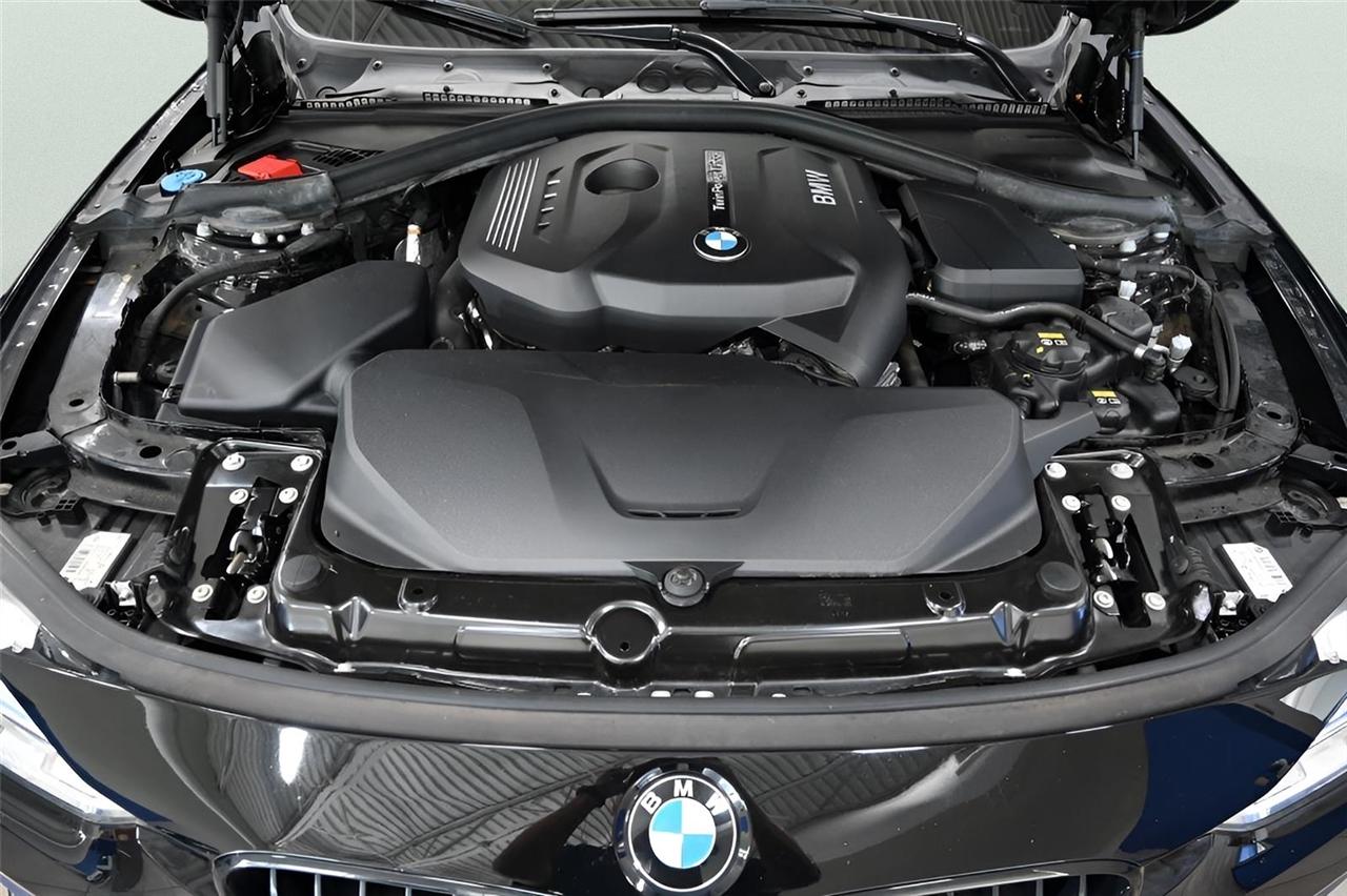 BMW 3-Series 330xi 4D Sedan 2018