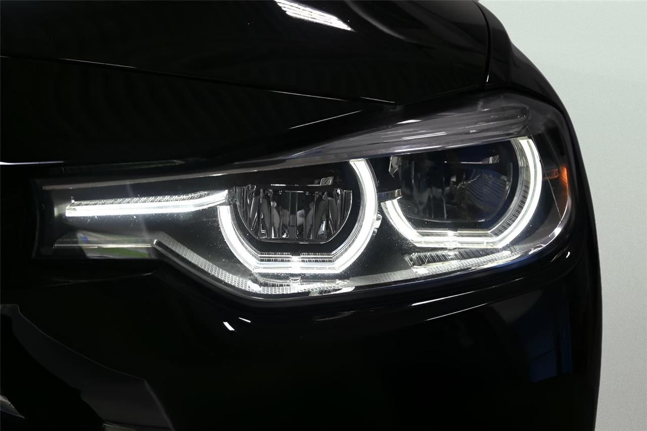 BMW 3-Series 330xi 4D Sedan 2018