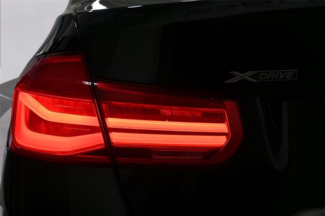 BMW 3-Series 330xi 4D Sedan 2018