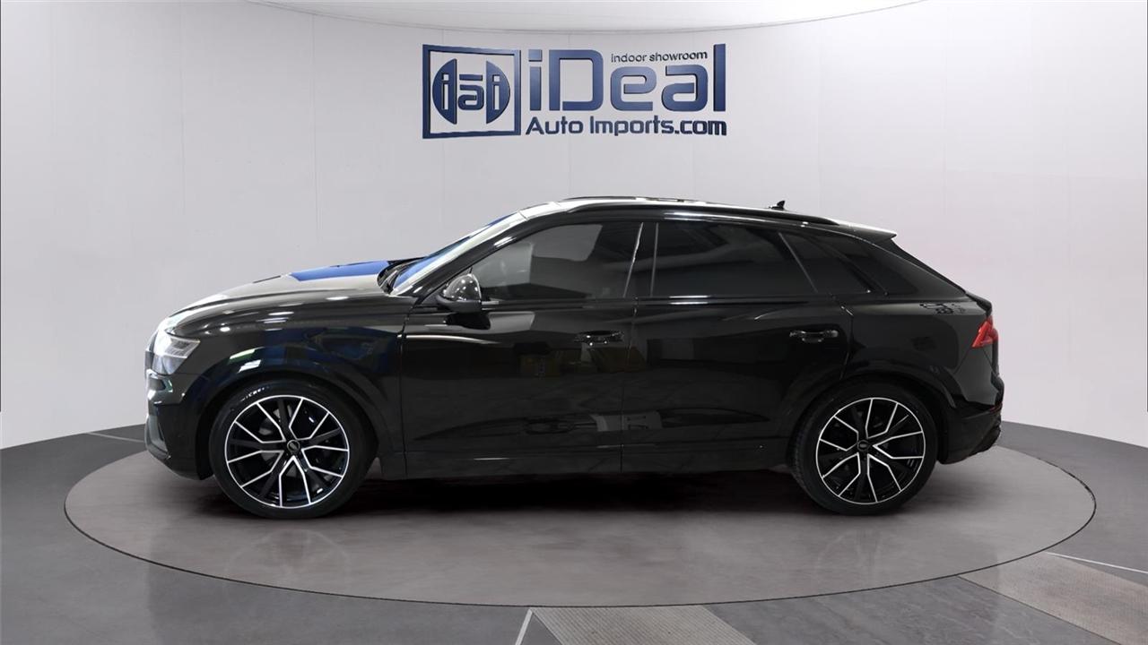 Audi SQ8  2022