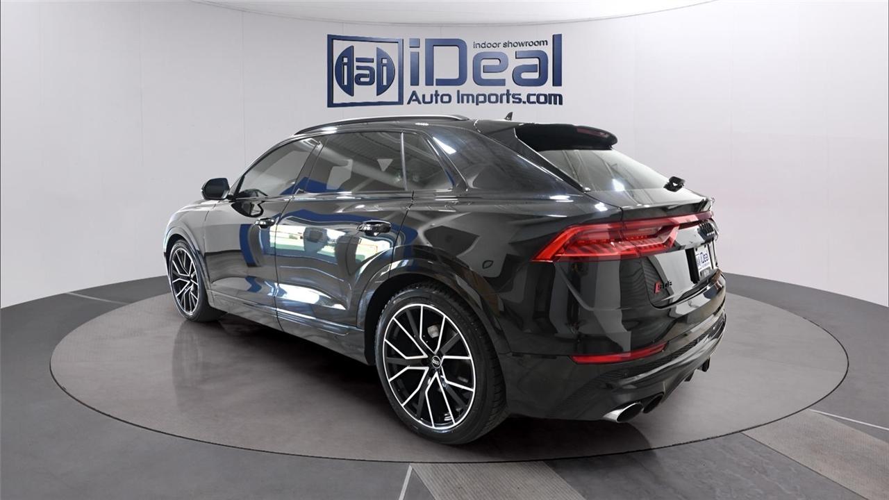 Audi SQ8  2022