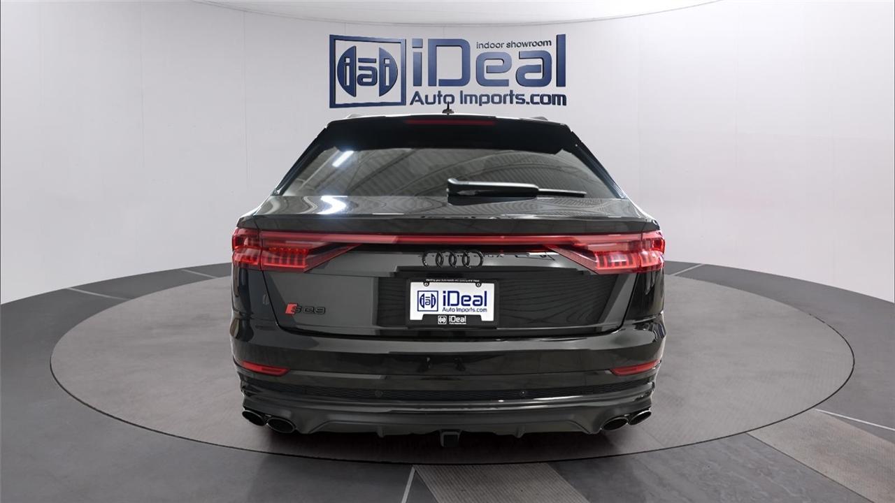 Audi SQ8  2022