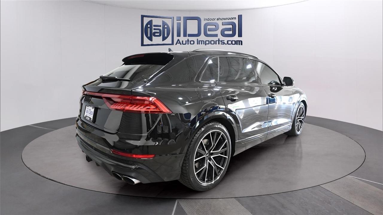 Audi SQ8  2022