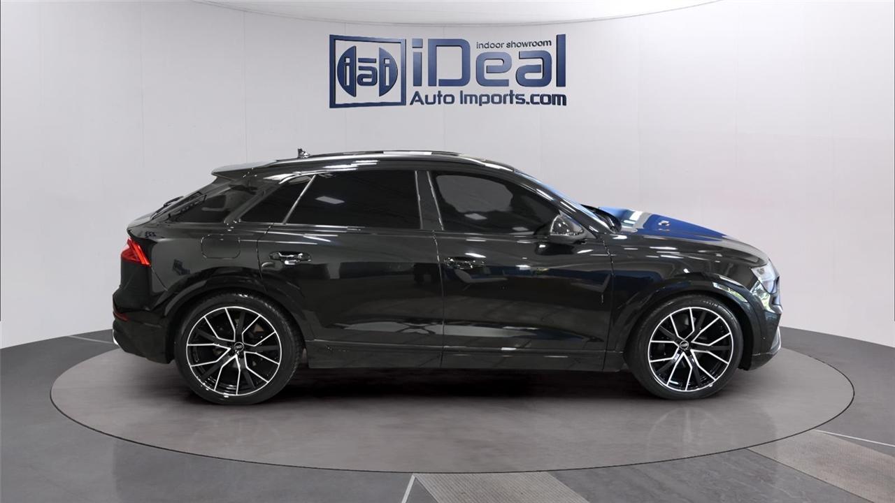 Audi SQ8  2022