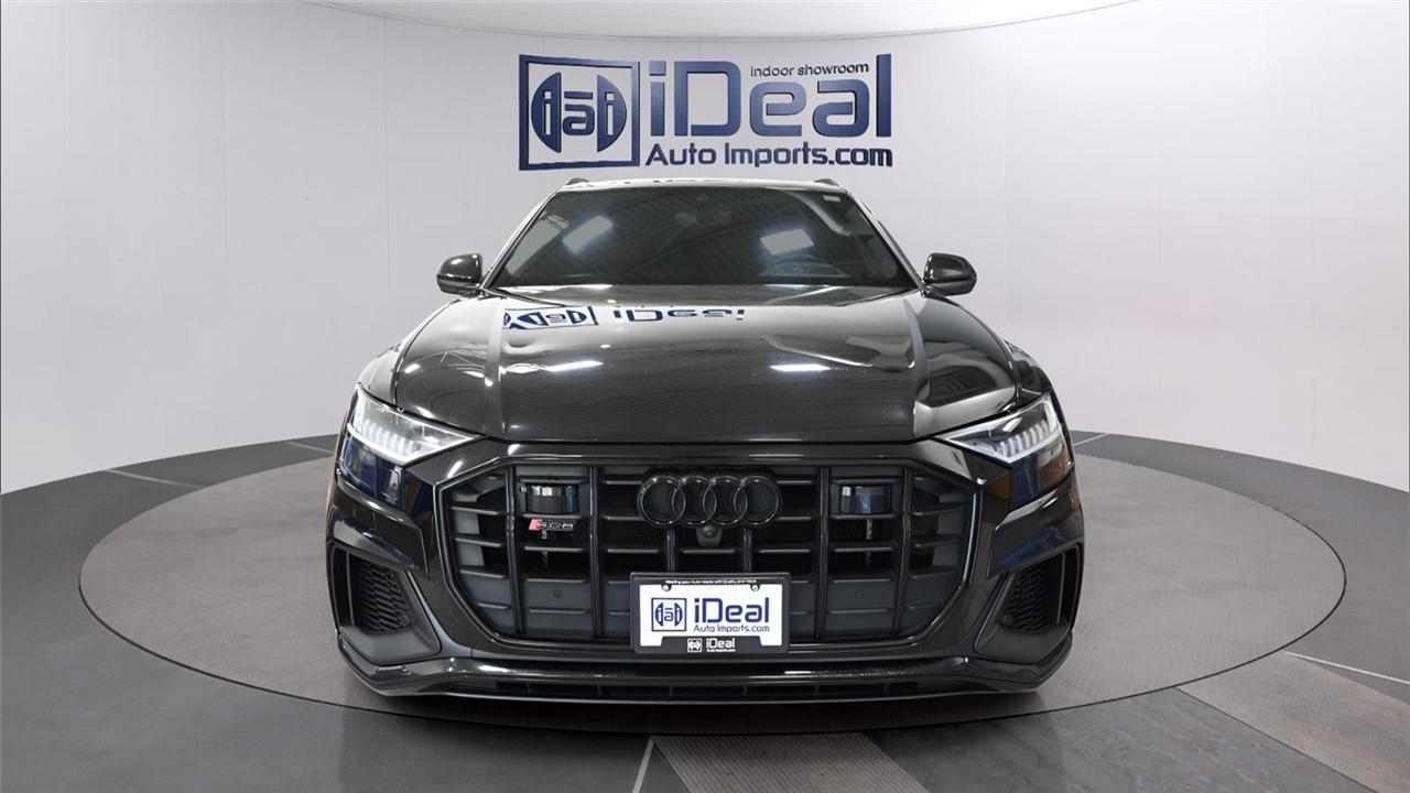 Audi SQ8  2022