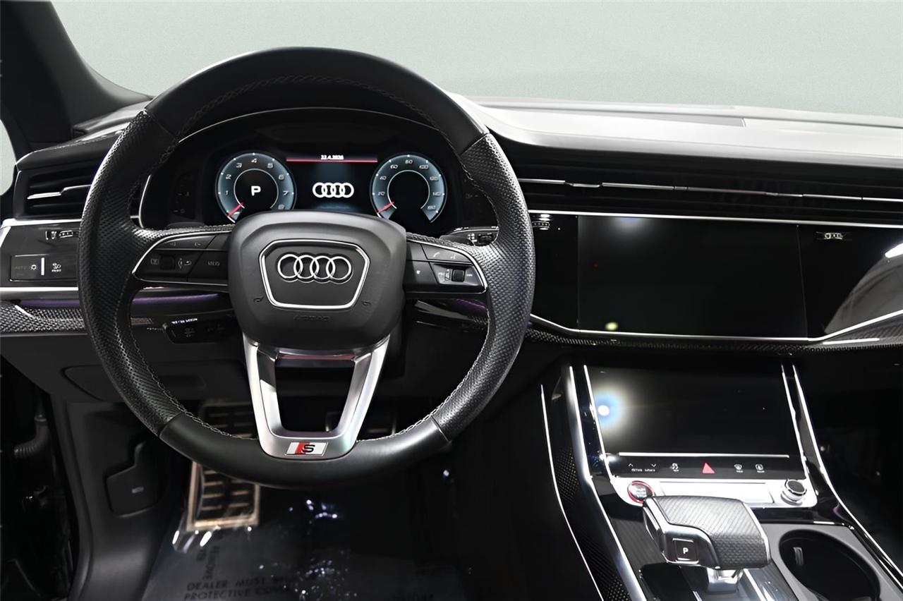 Audi SQ8  2022