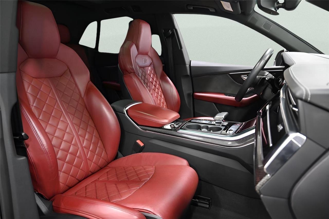 Audi SQ8  2022