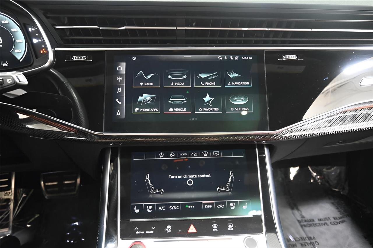 Audi SQ8  2022