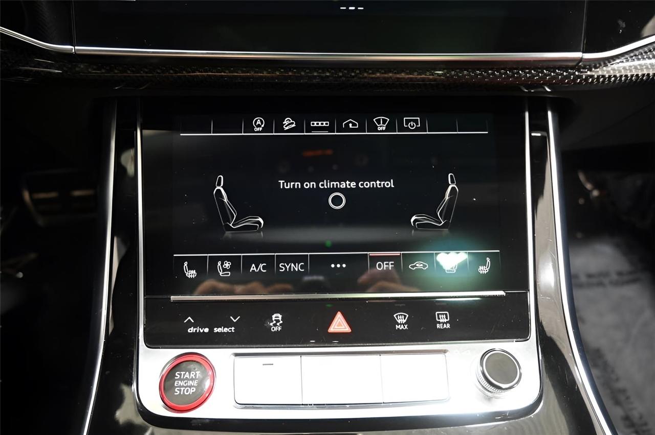 Audi SQ8  2022