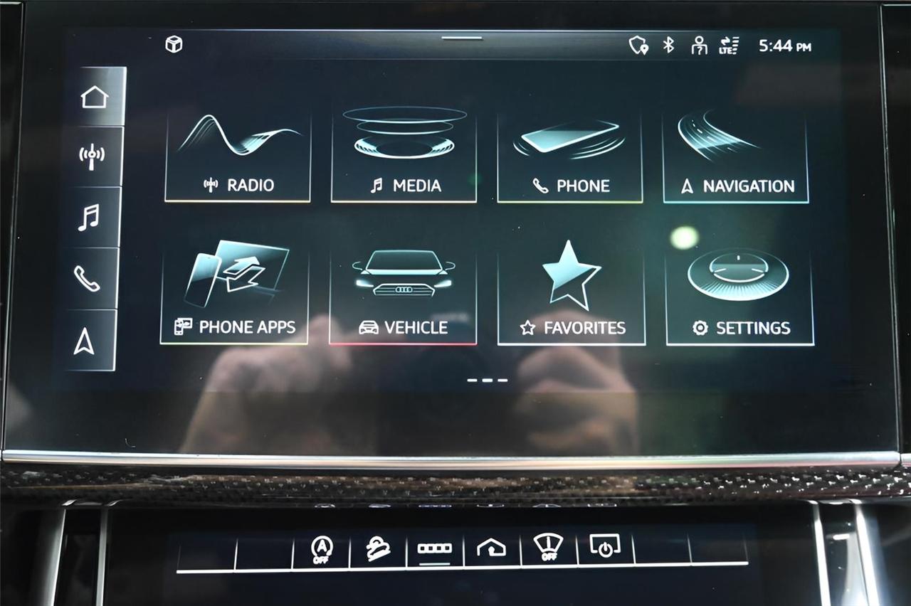 Audi SQ8  2022