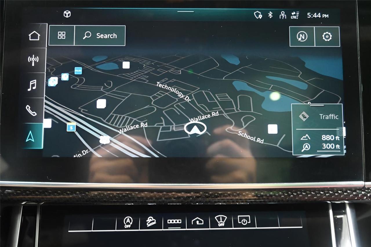 Audi SQ8  2022