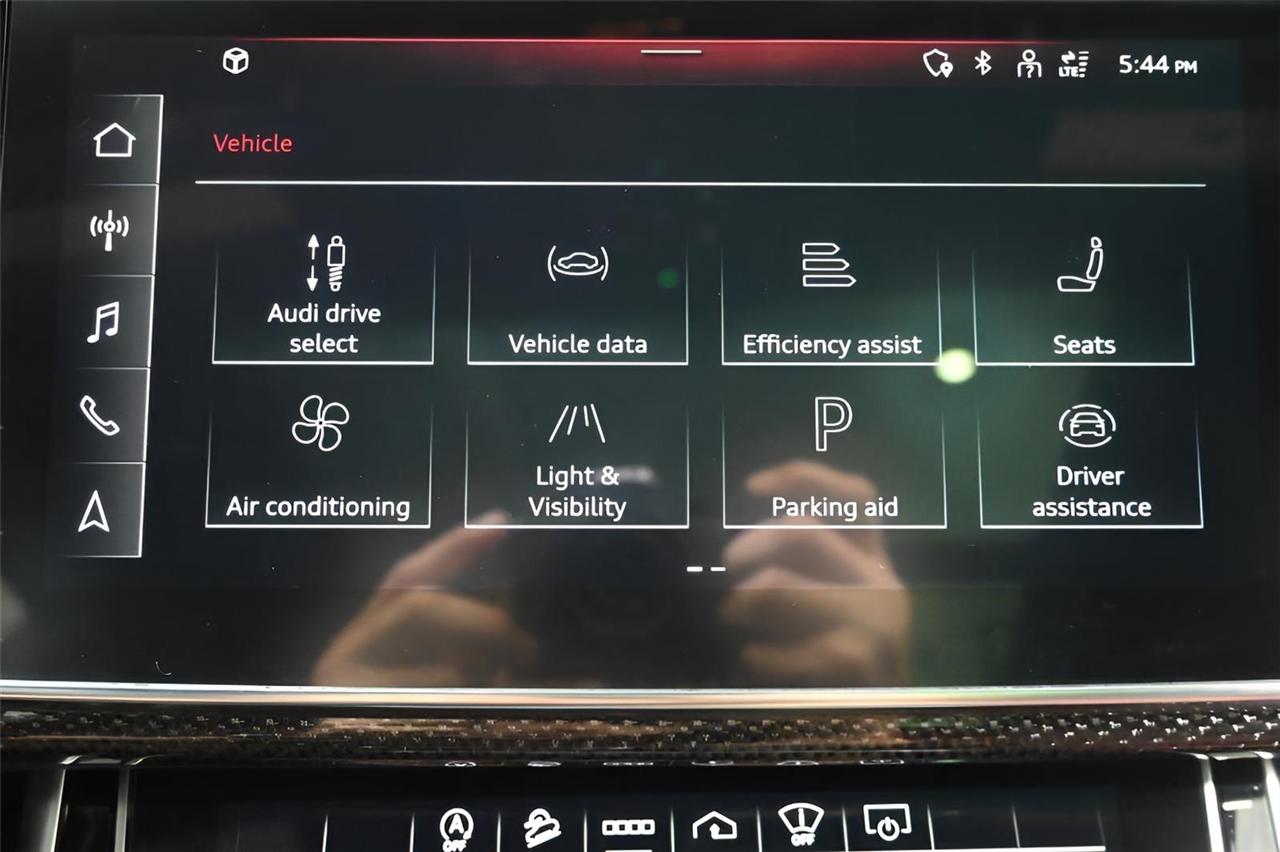 Audi SQ8  2022